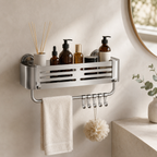 Premium aluminium opbergrek met zuignappen in een moderne badkamer
